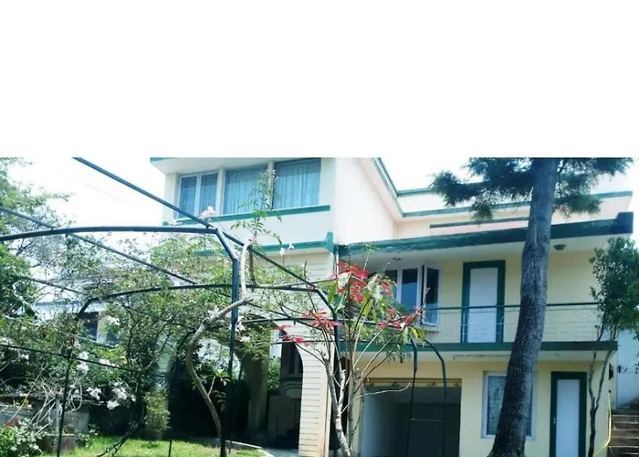 Green Woods Homestay Kodaikanal